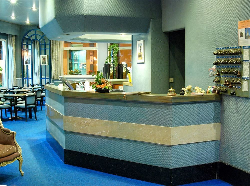 Logis Hotel Restaurant De France Saint-Geniez-dʼOlt Eksteriør billede
