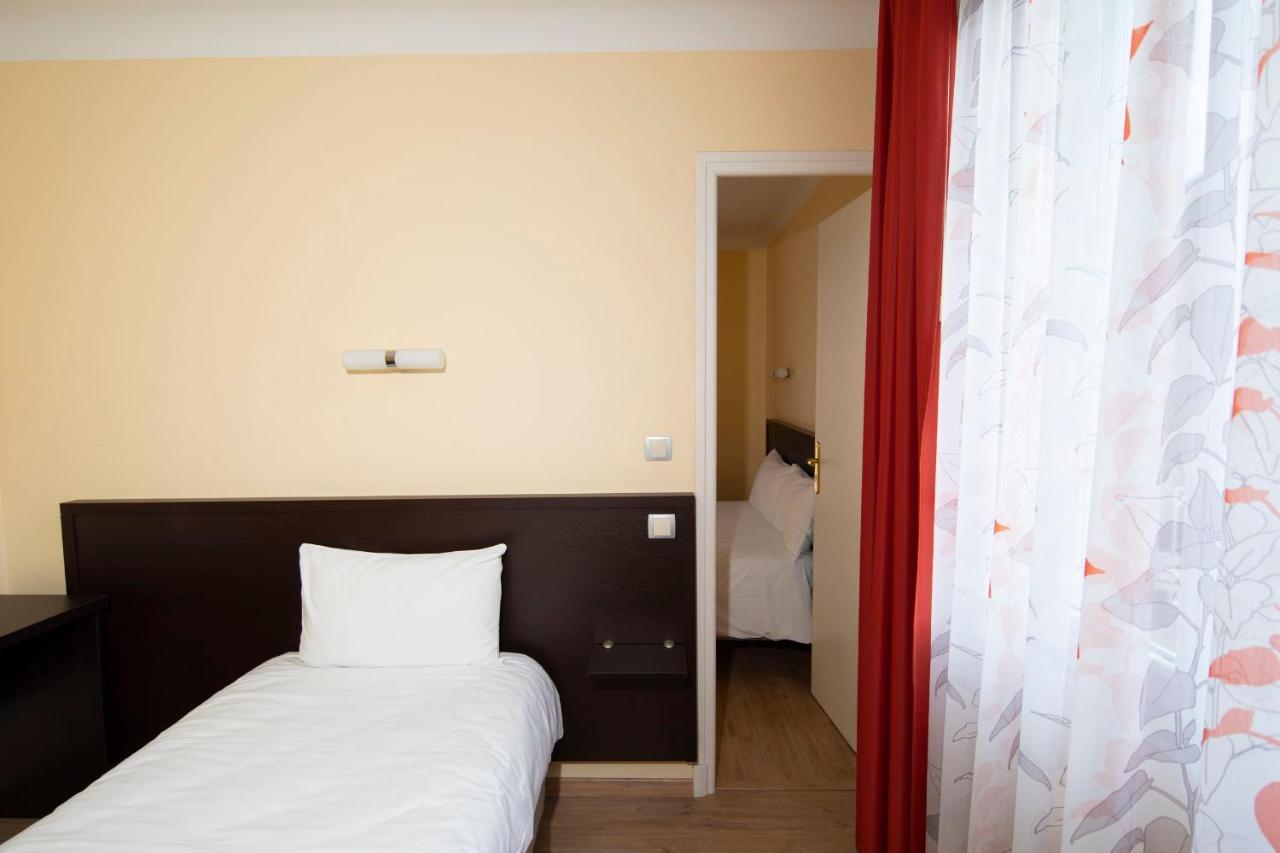 Logis Hotel Restaurant De France Saint-Geniez-dʼOlt Eksteriør billede
